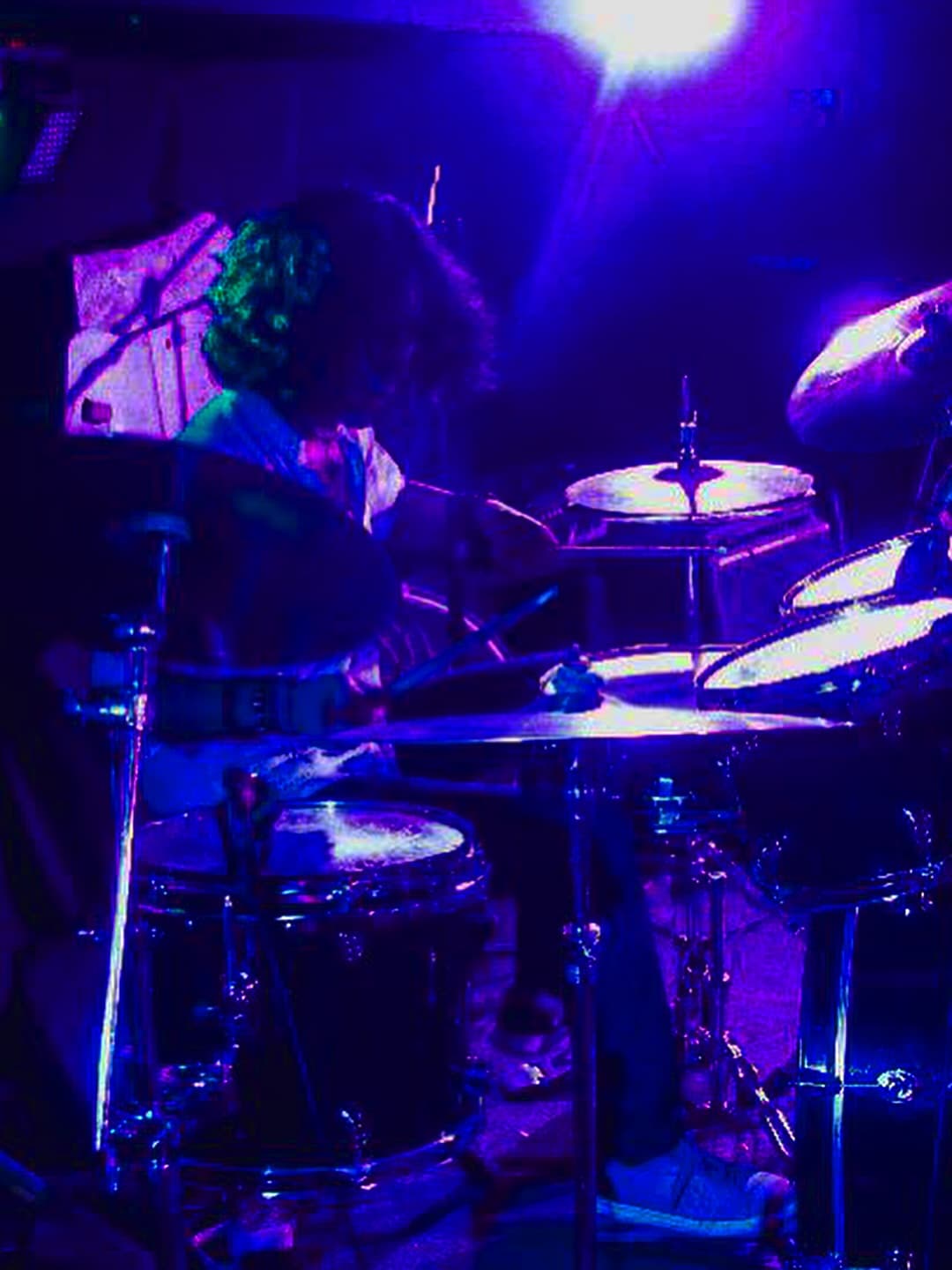 Foto de Alonso Vargas, Baterista de Fish Hook